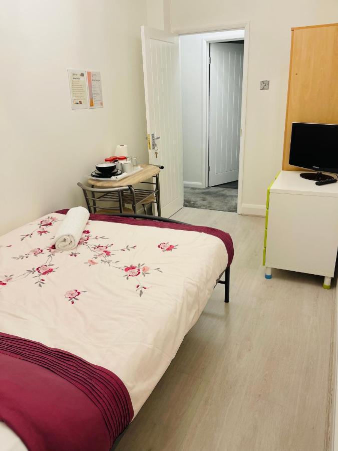 London Rooms With Free Parking 134 Edgware Esterno foto