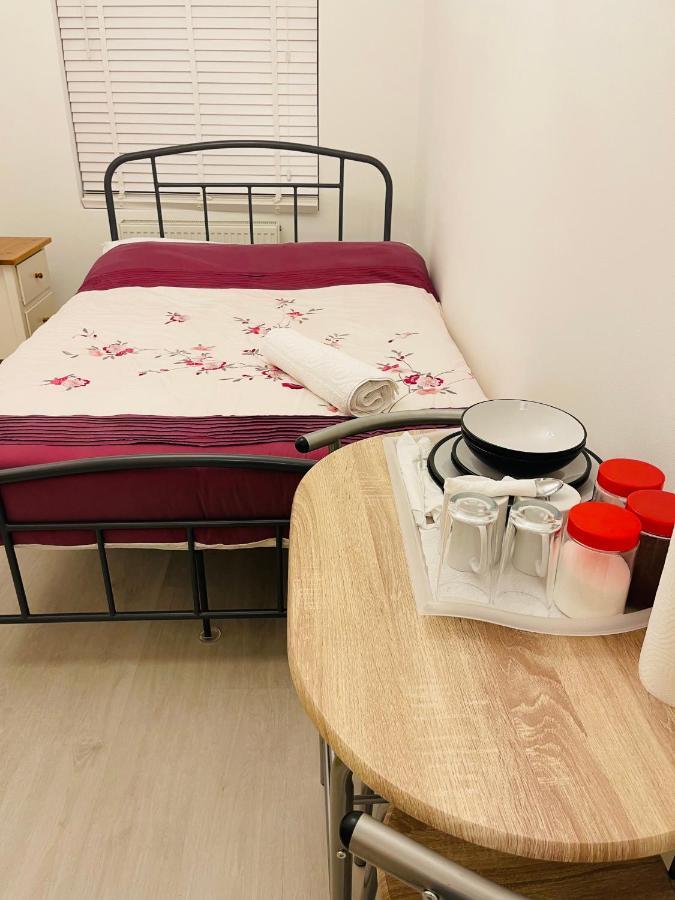 London Rooms With Free Parking 134 Edgware Esterno foto