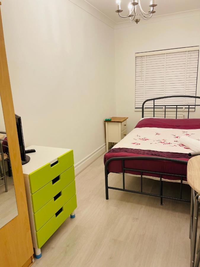 London Rooms With Free Parking 134 Edgware Esterno foto